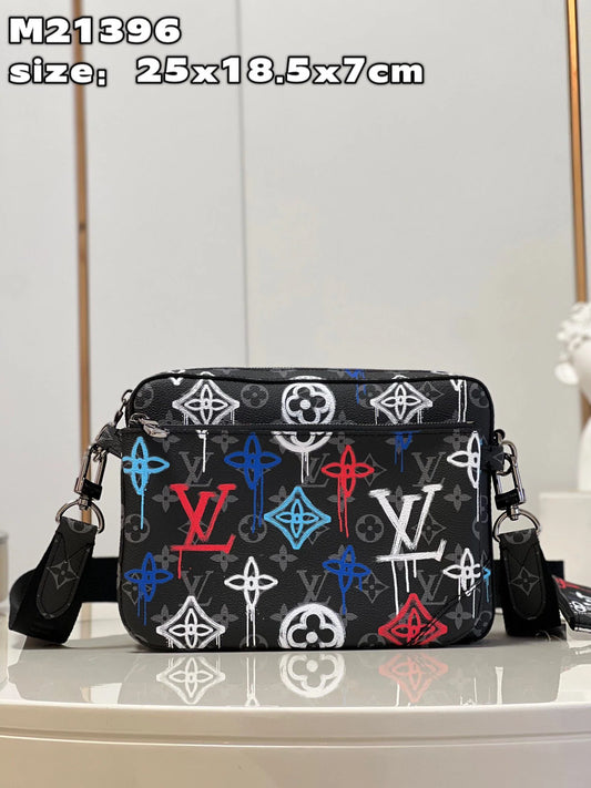 LV BAG M