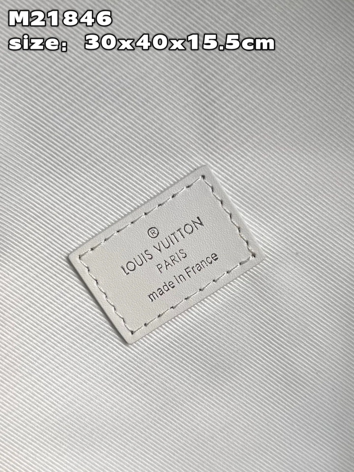 LV BAG M