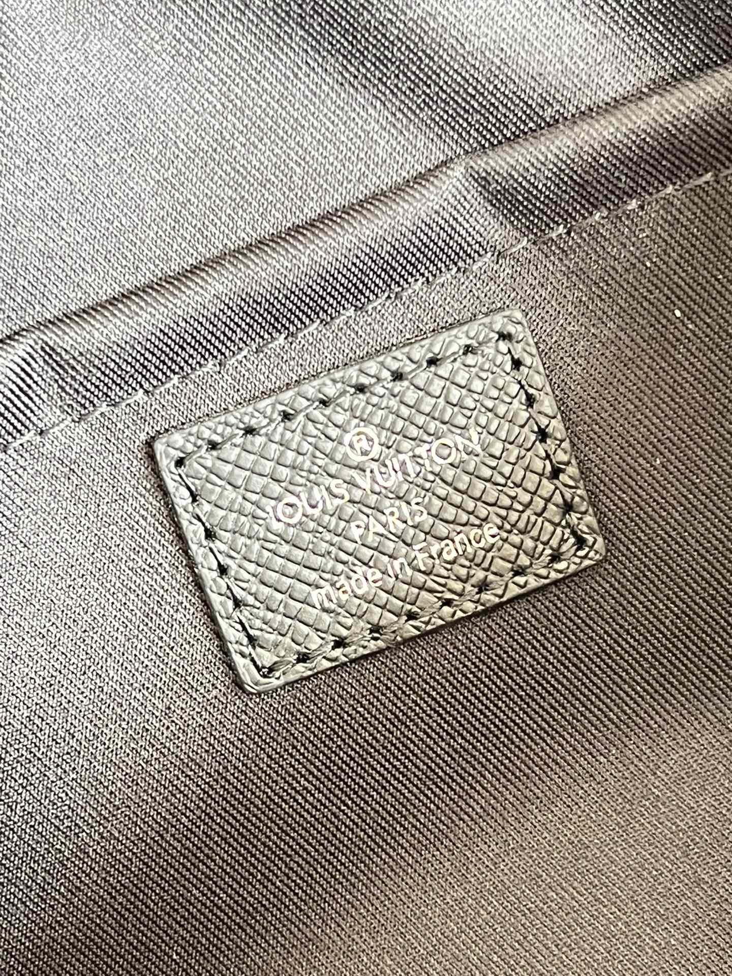 LV BAG M30233