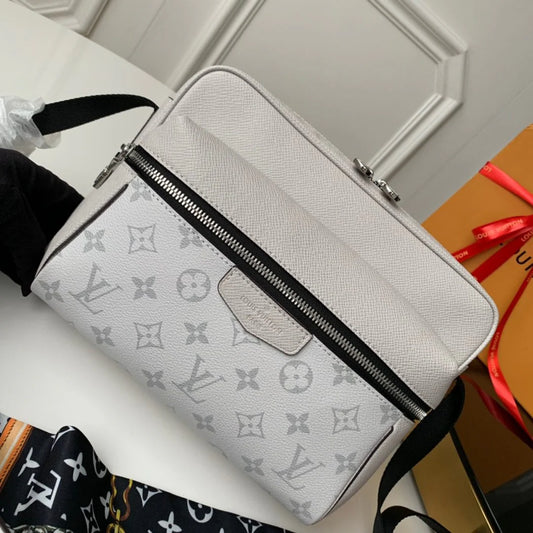 LV BAG M30243