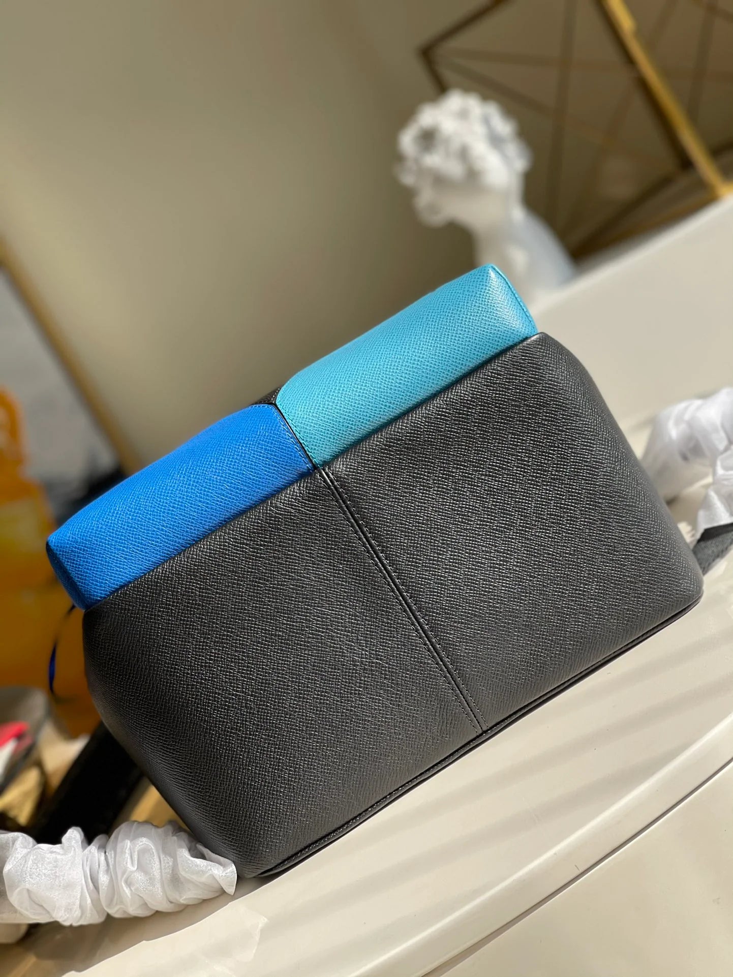LV BAG M