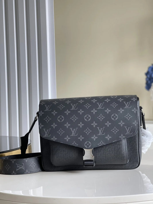 LV BAG M
