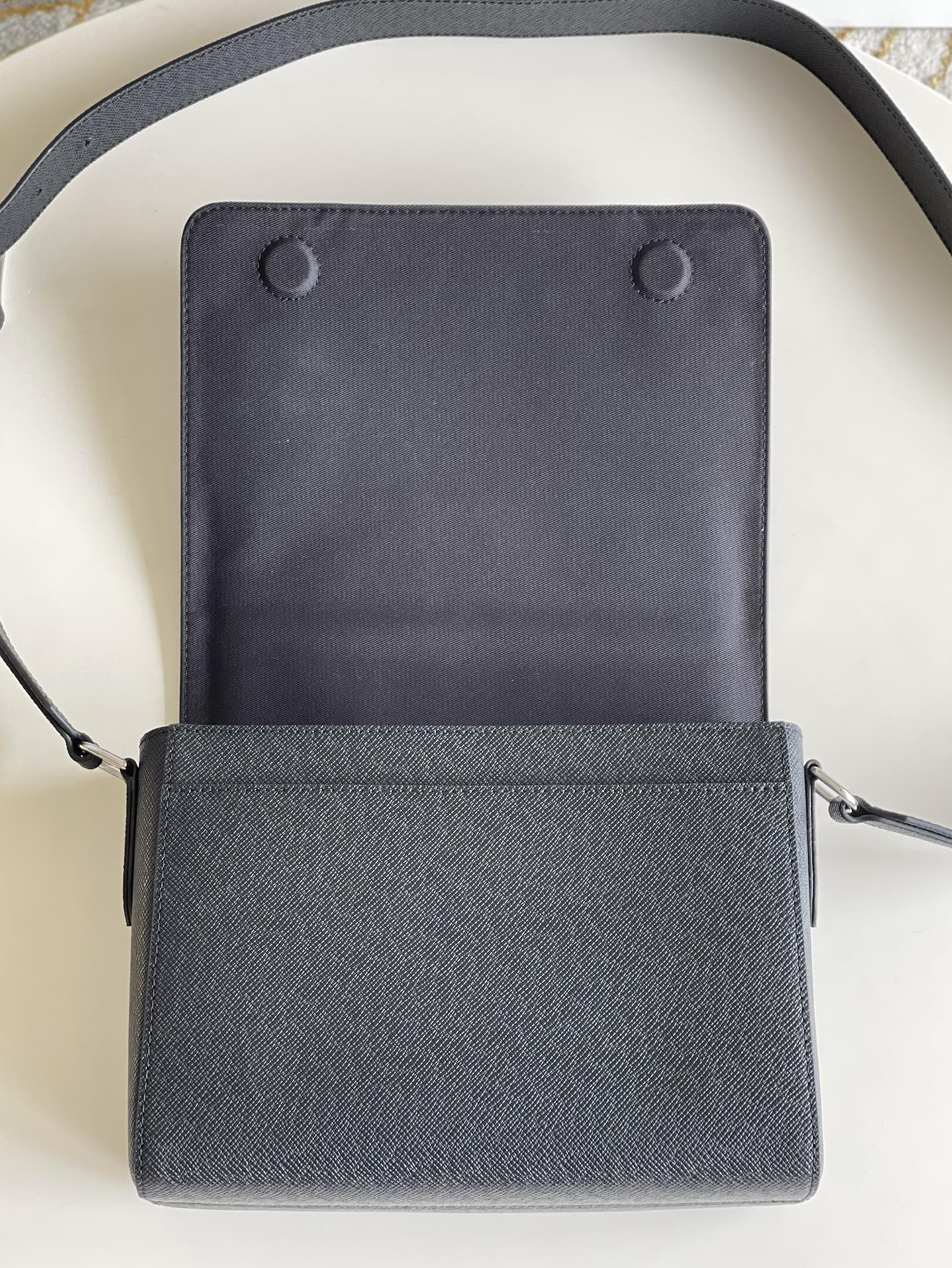LV BAG M