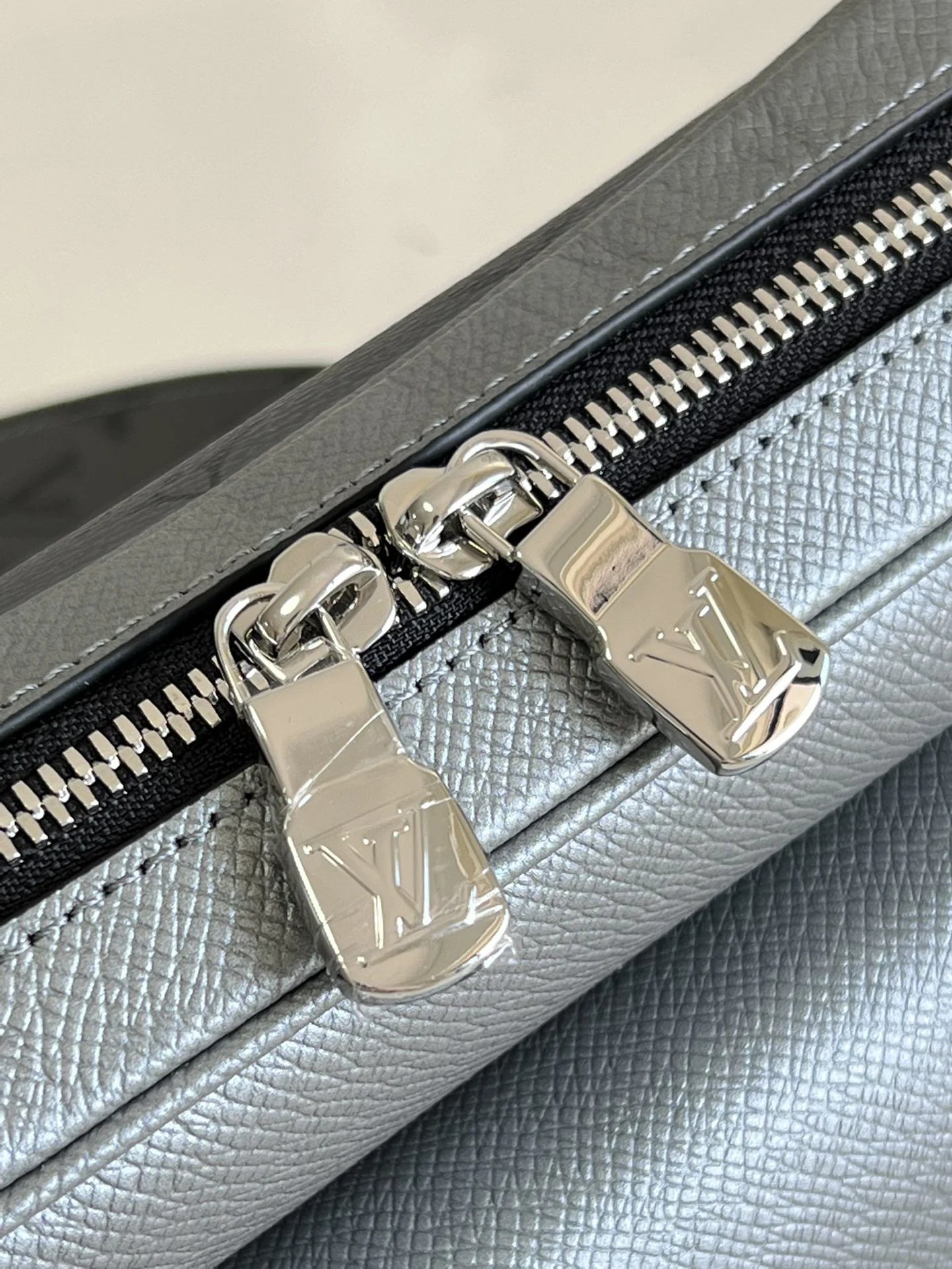 LV BAG M