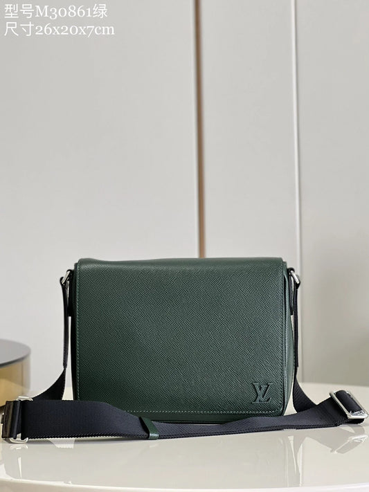 LV BAG M