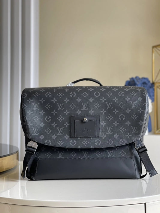 LV BAG M