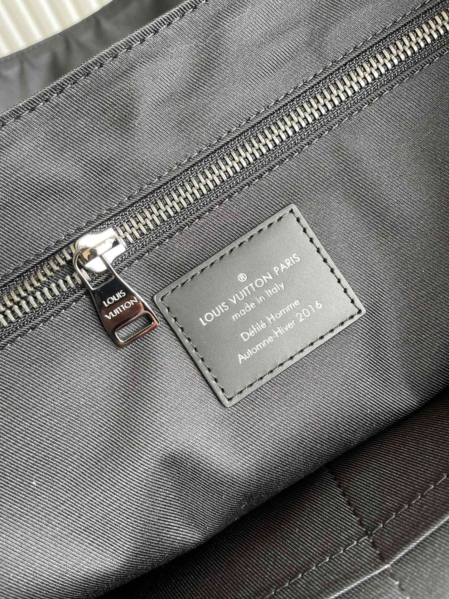 LV BAG M