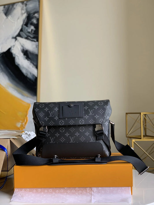 LV BAG M