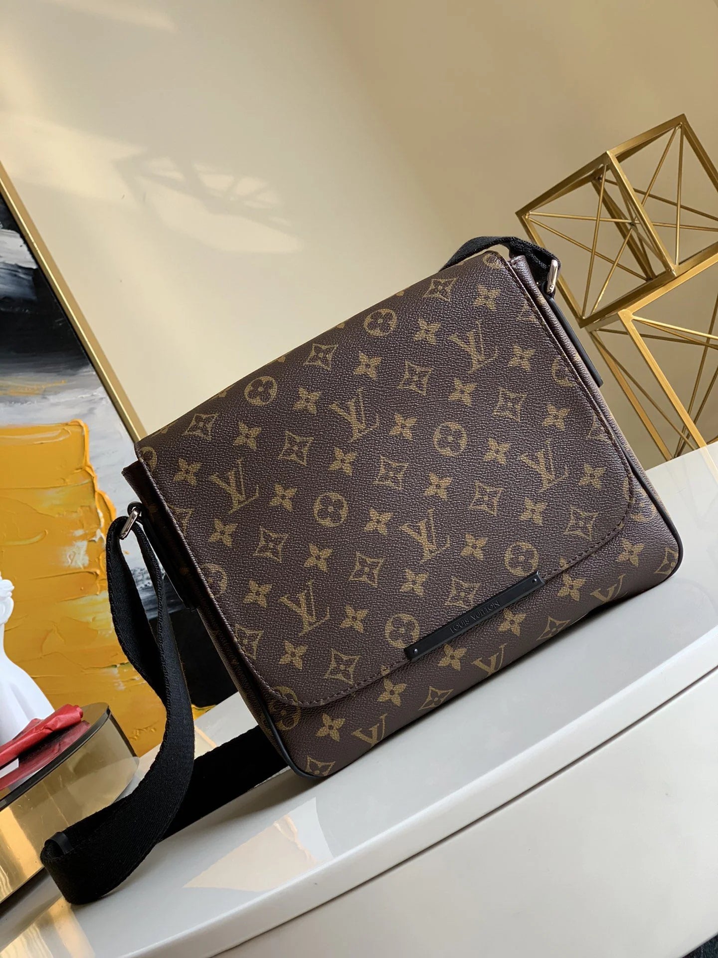 LV BAG M