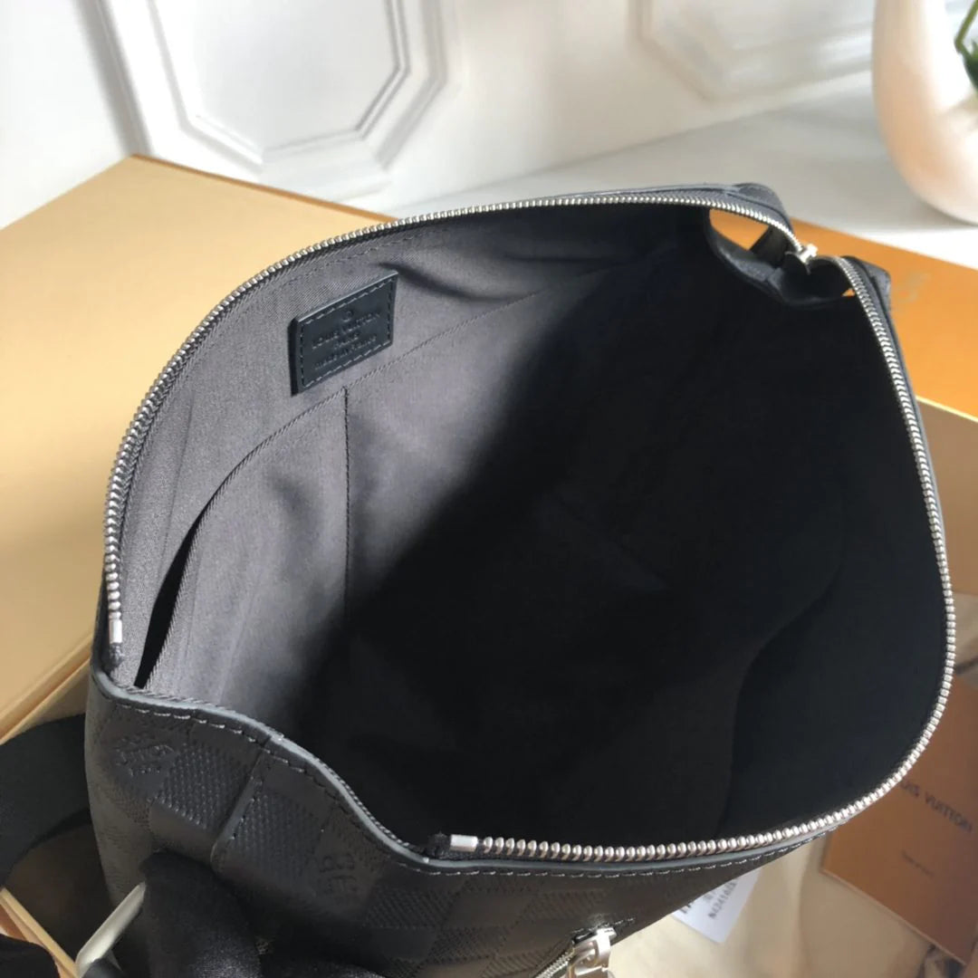 LV BAG M