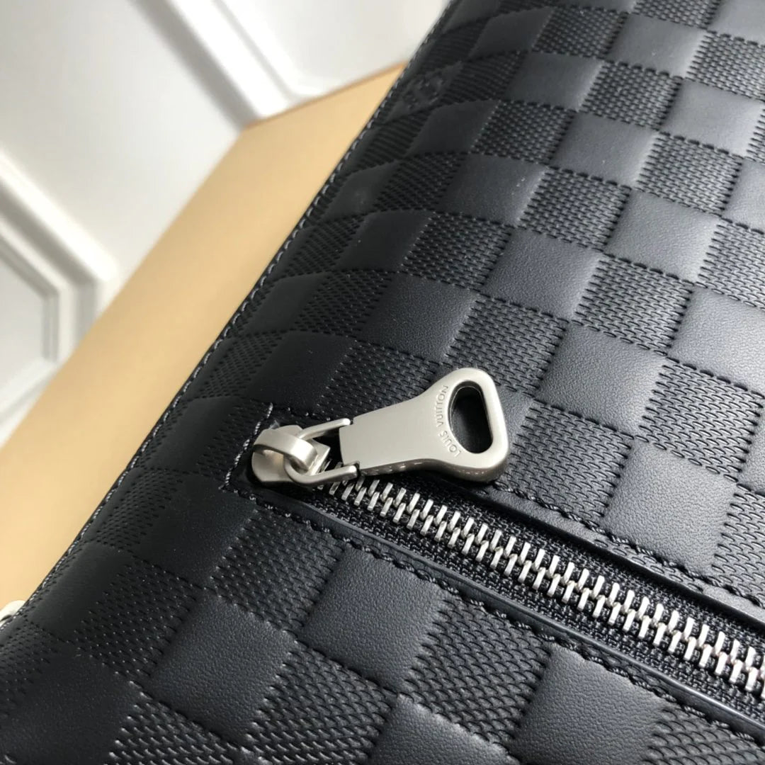 LV BAG M