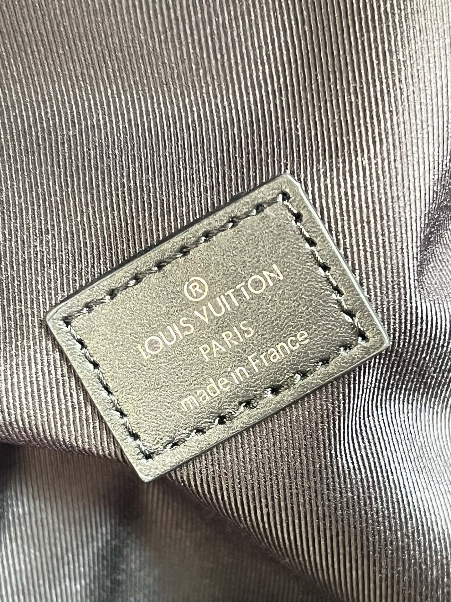 LV BAG M43186