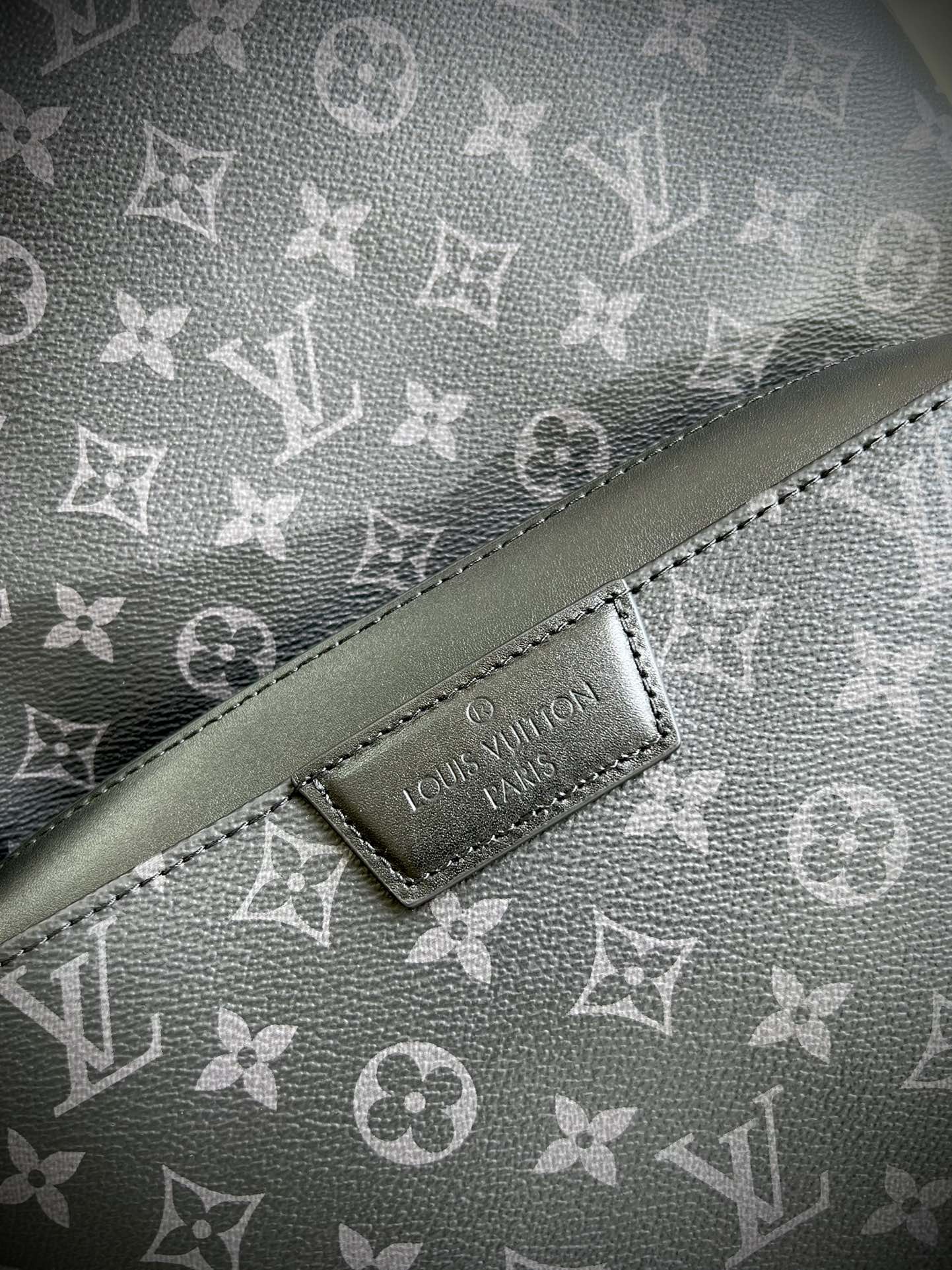LV BAG M43186