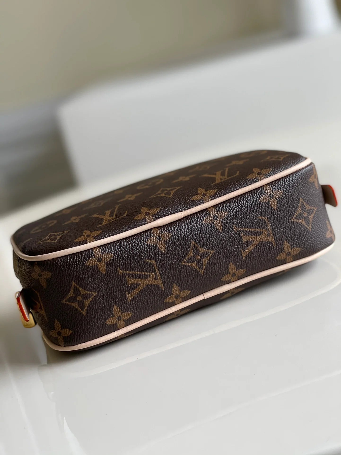 LV BAG M43383