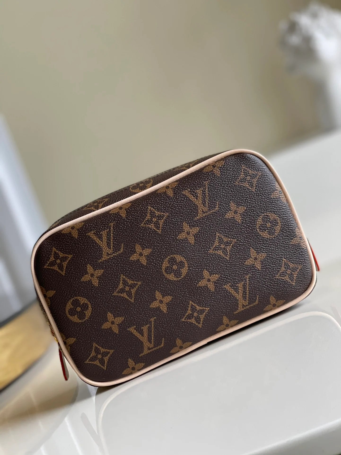 LV BAG M43383