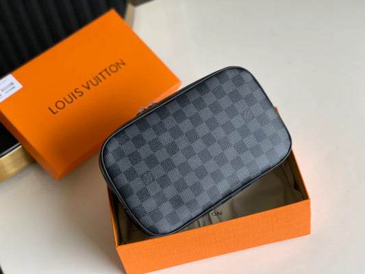 LV BAG M