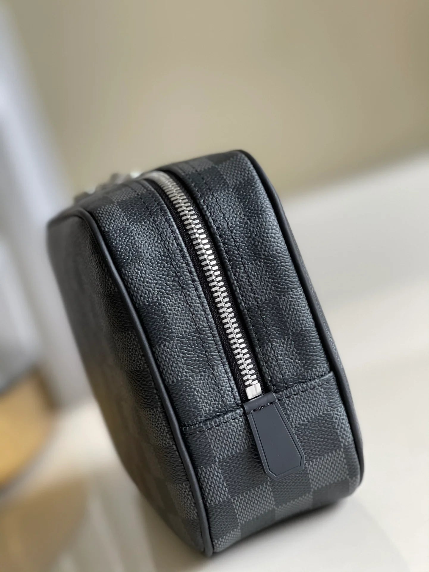 LV BAG M
