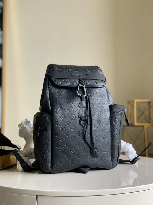 LV BAG M