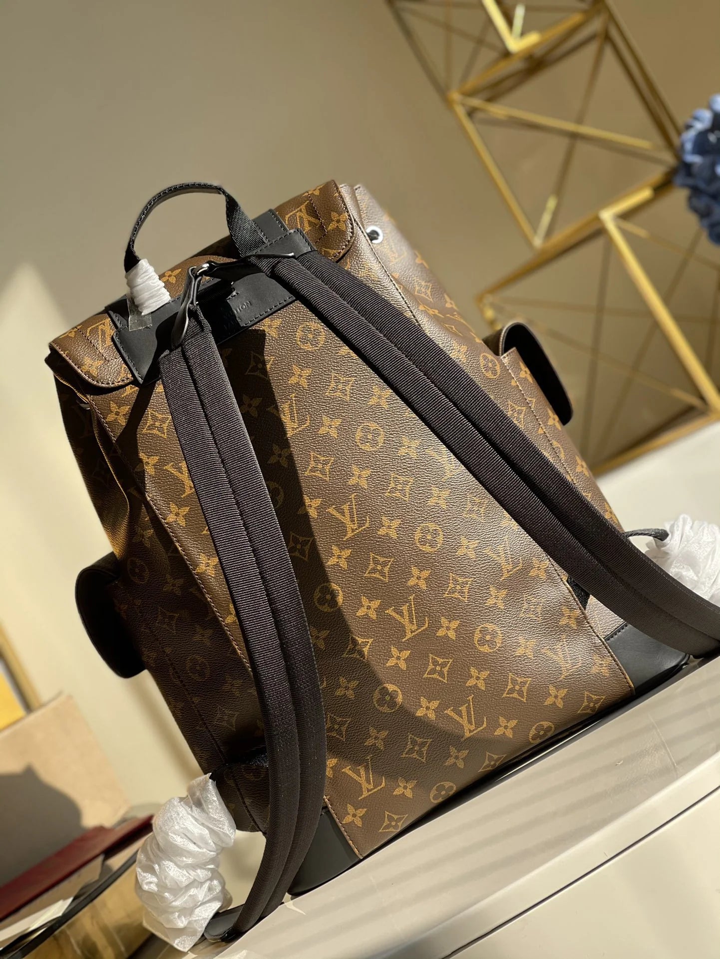 LV BAG M