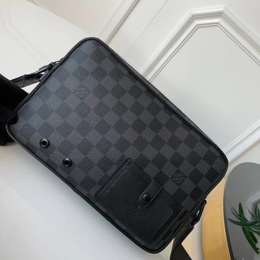 LV BAG M