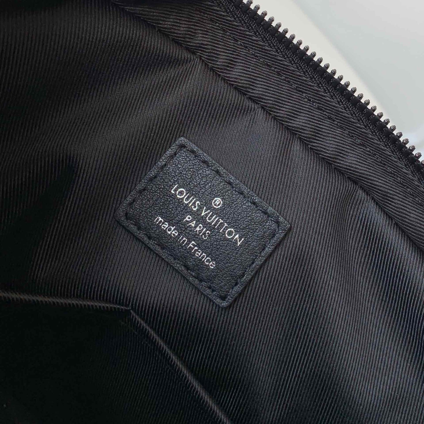 LV BAG M