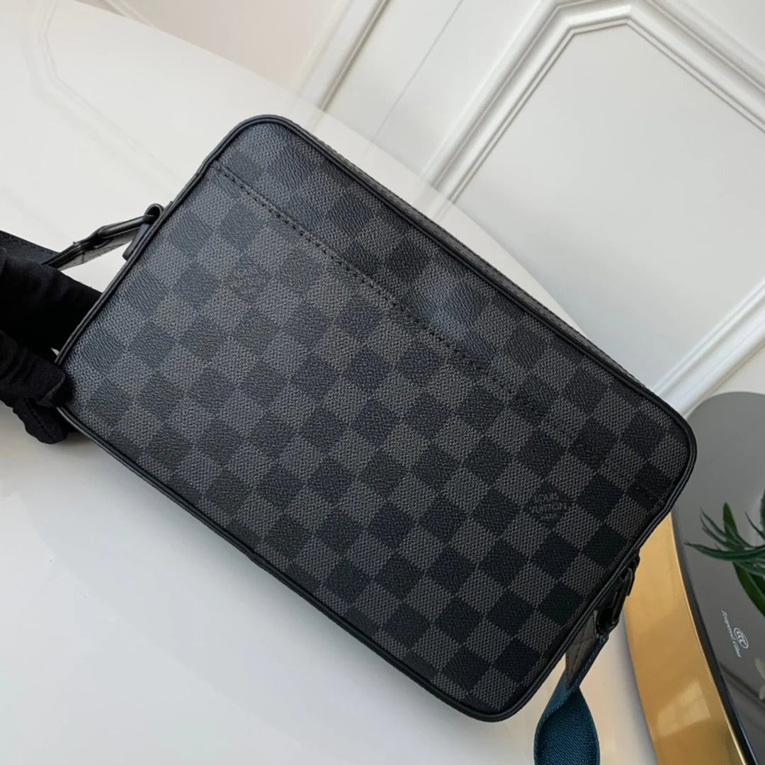 LV BAG M