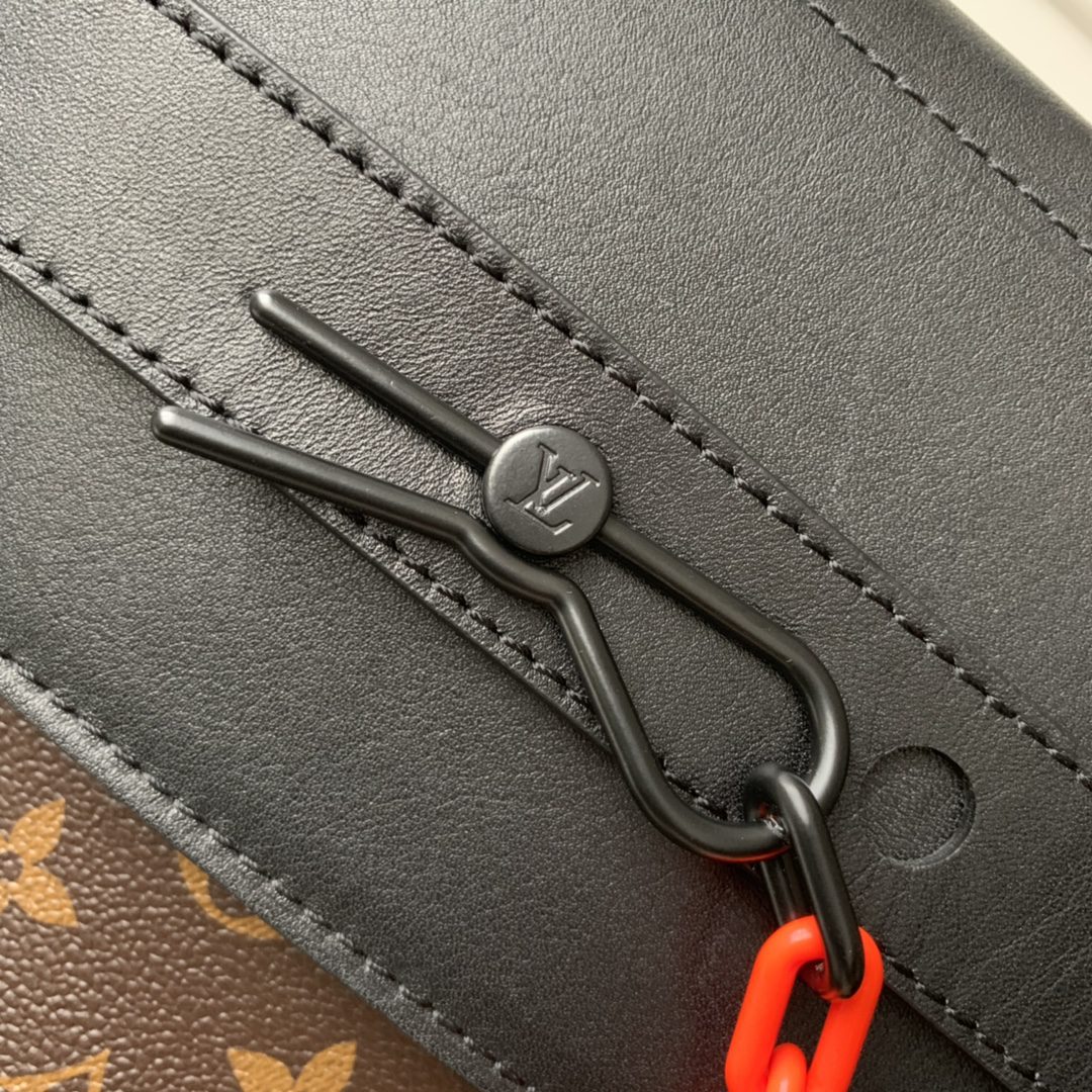 LV BAG M