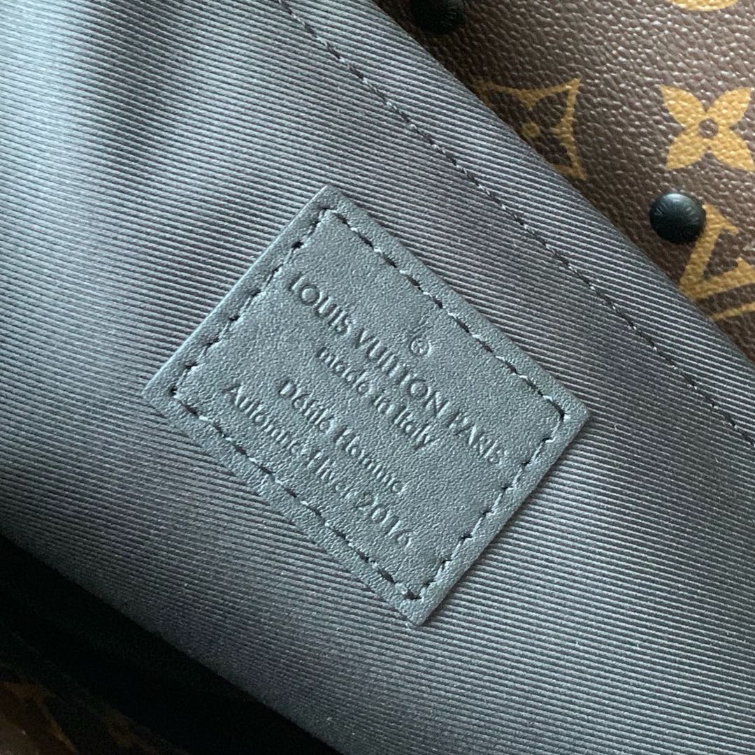 LV BAG M