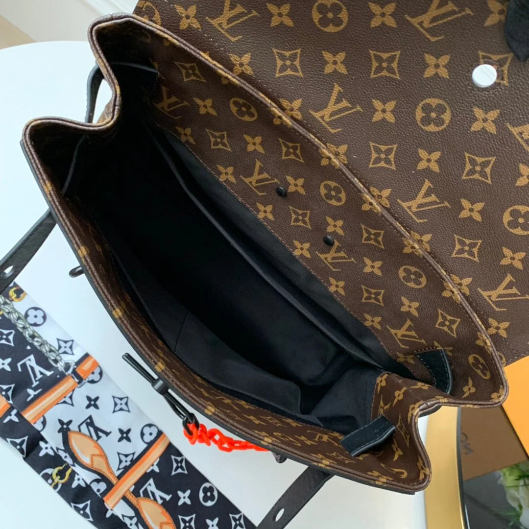 LV BAG M
