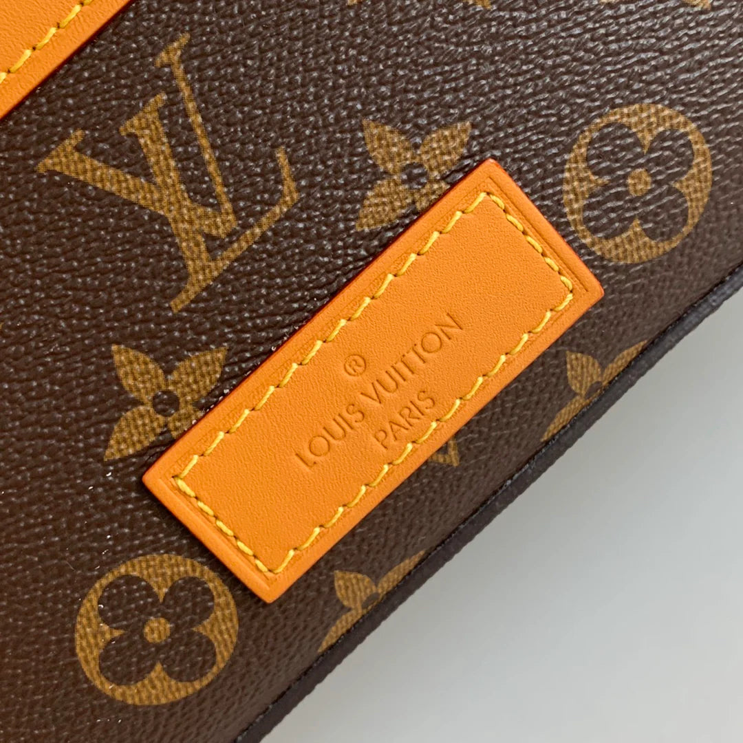 LV BAG M