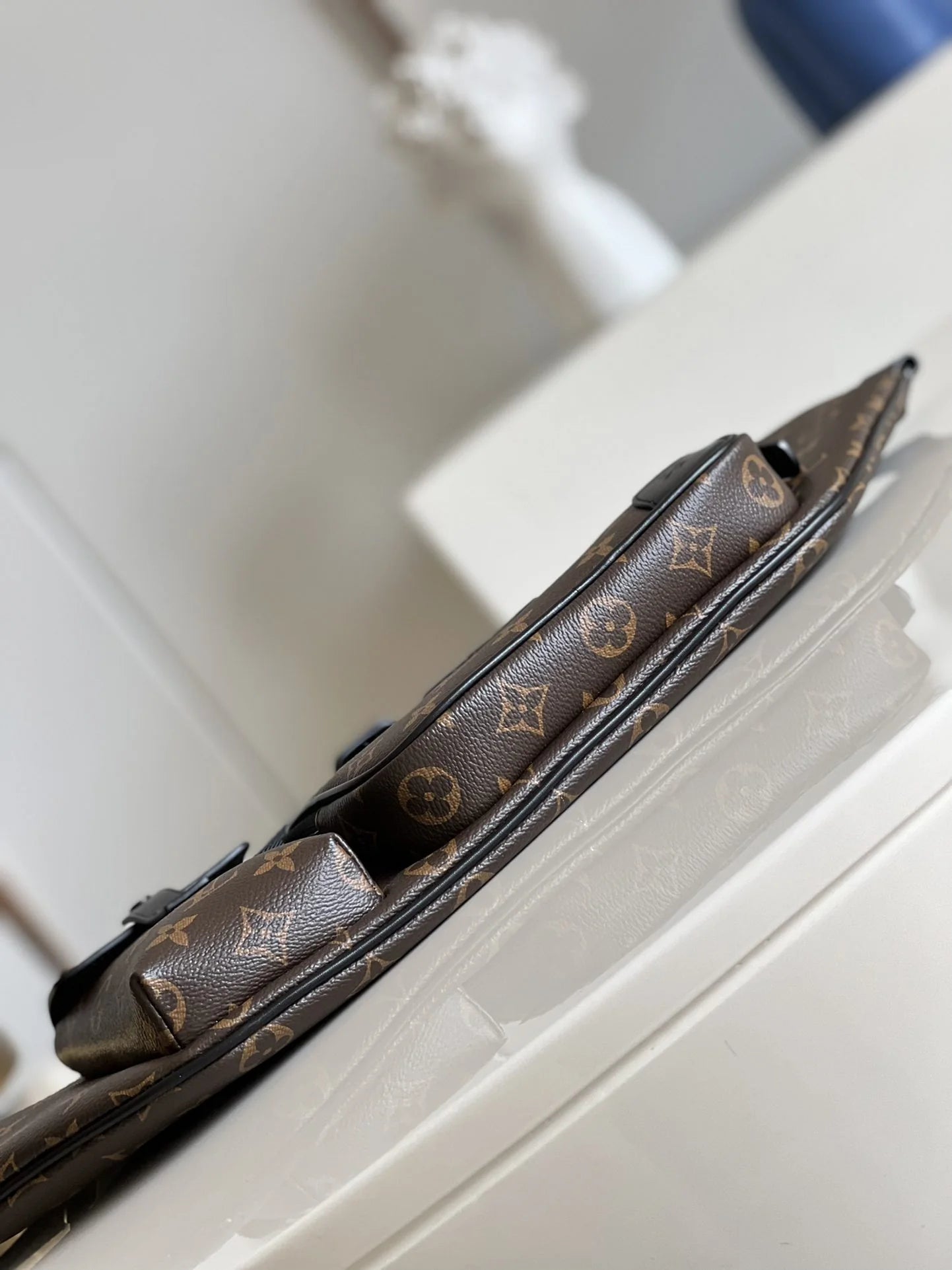 LV BAG M