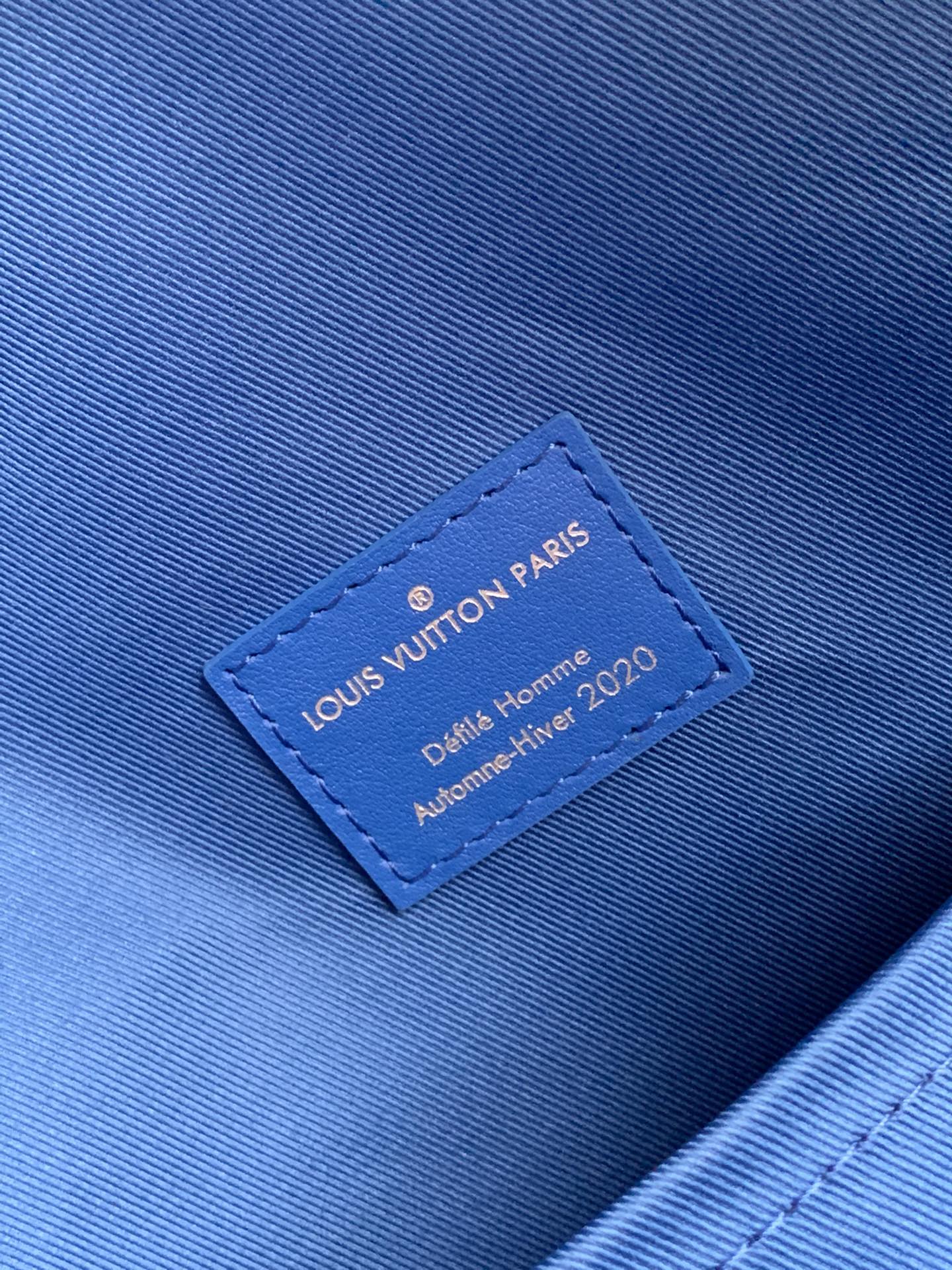 LV BAG M