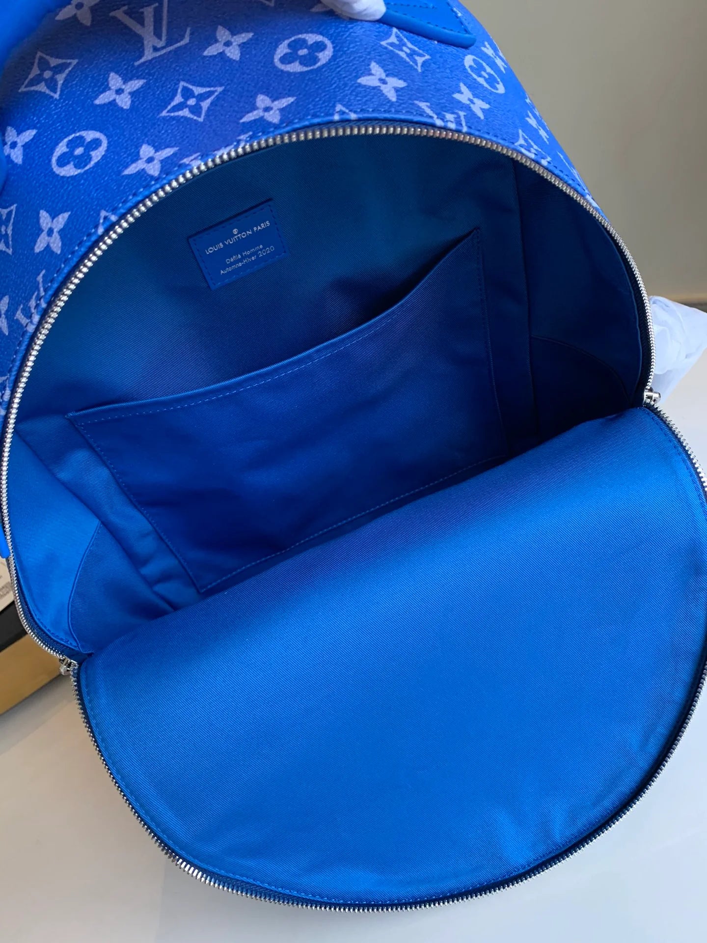 LV BAG M