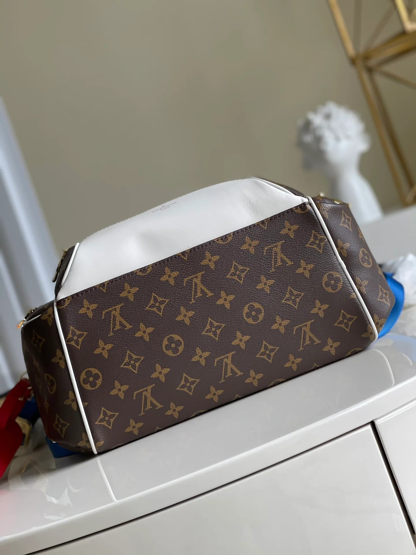 LV BAG M