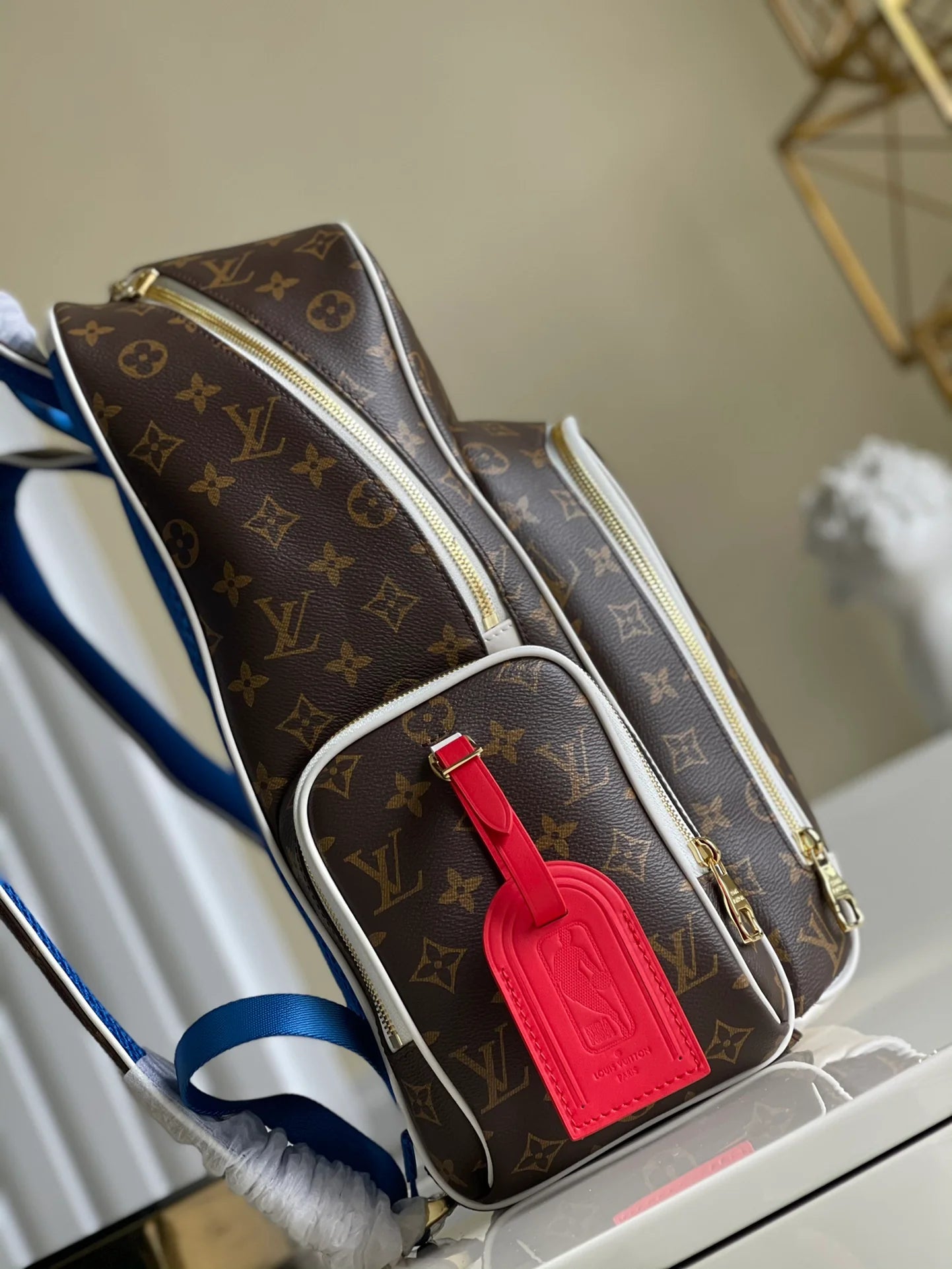LV BAG M