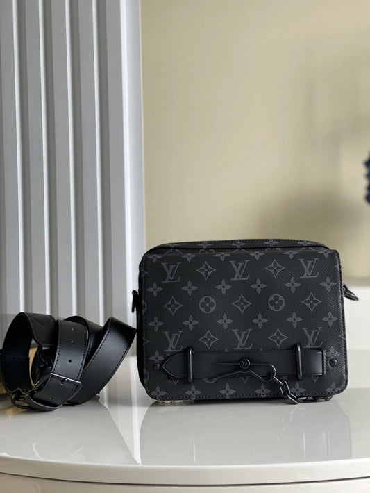 LV BAG M