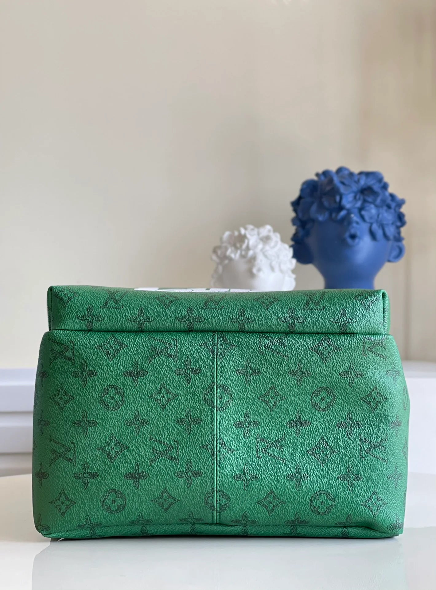 LV BAG M