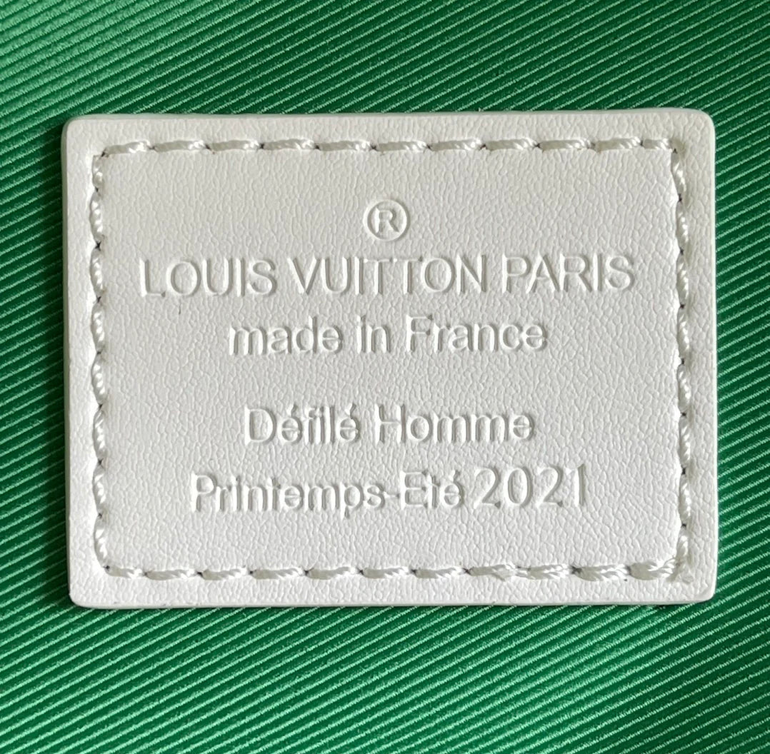 LV BAG M