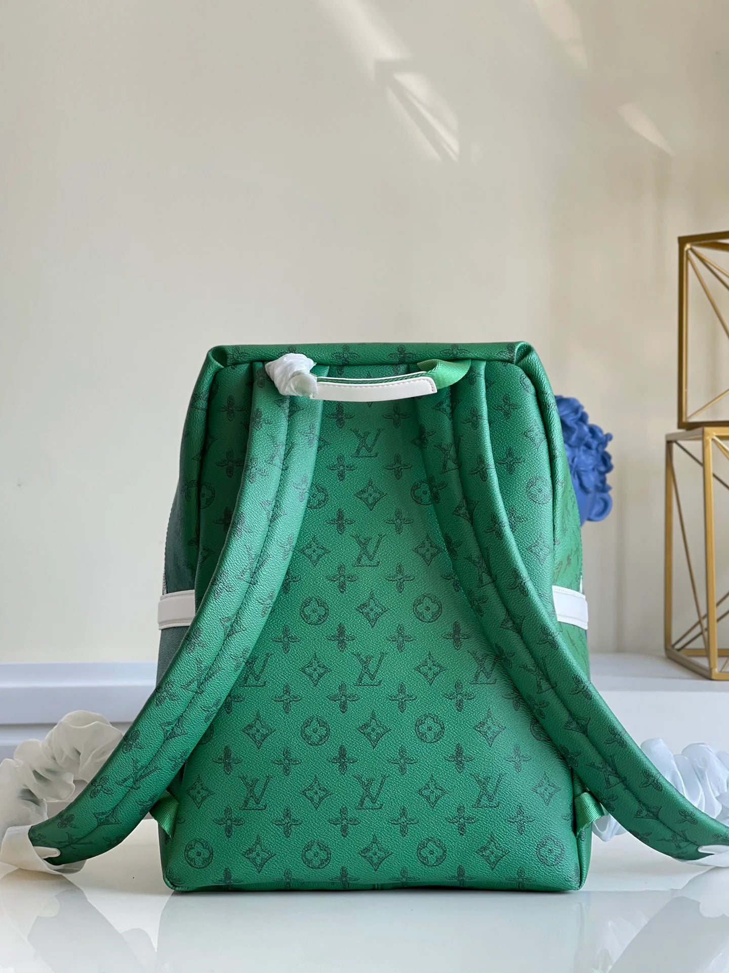 LV BAG M