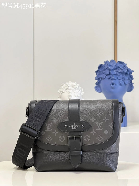 LV BAG M