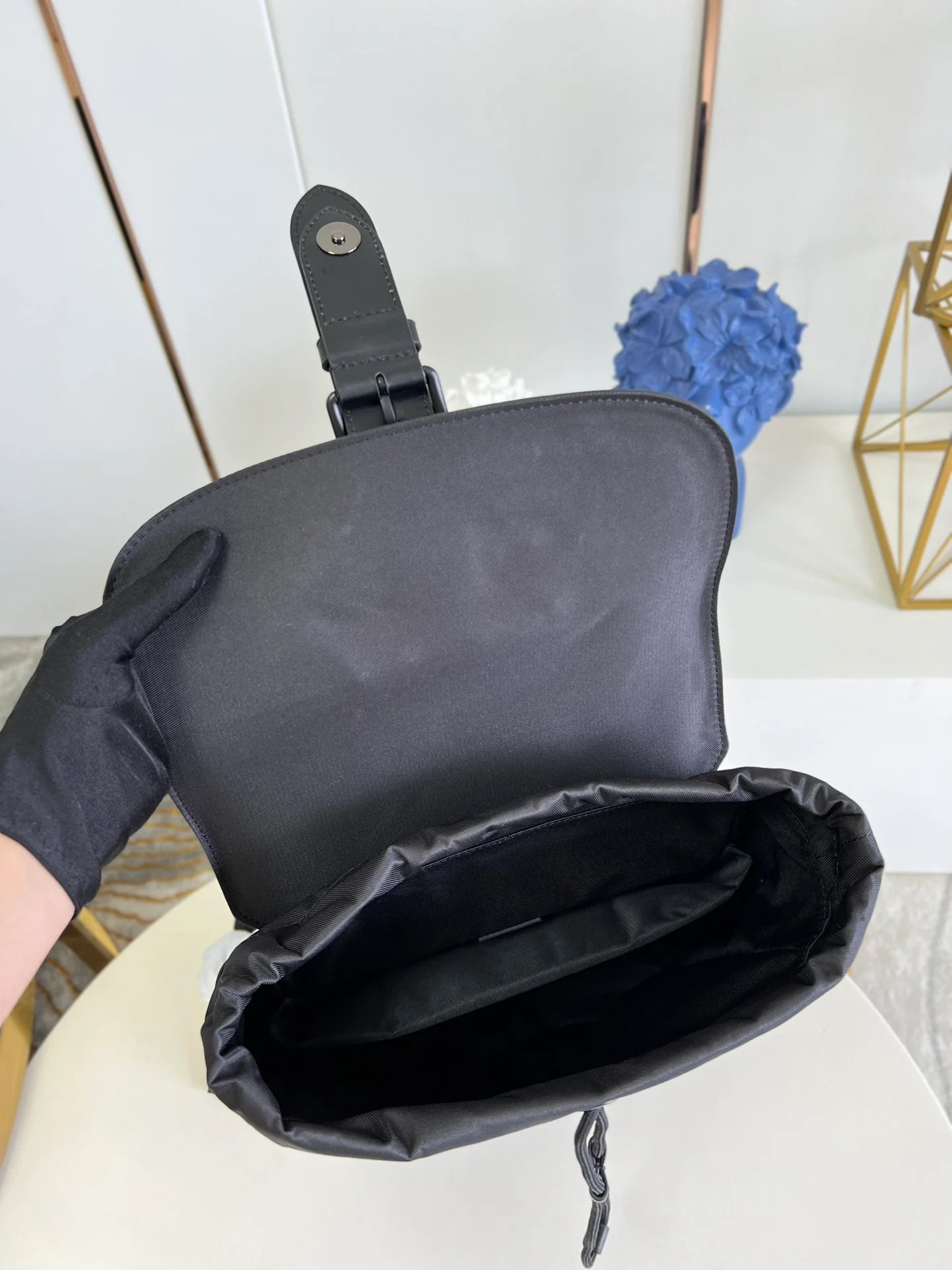 LV BAG M
