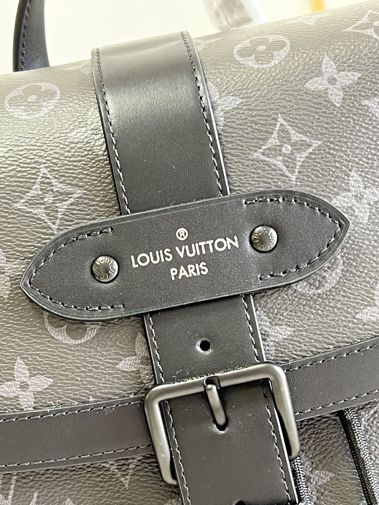 LV BAG M