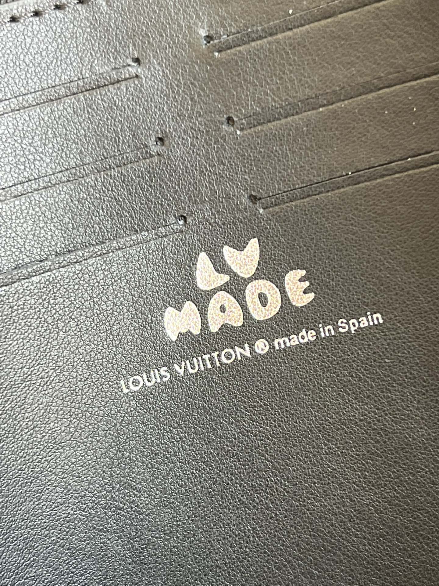 LV BAG M