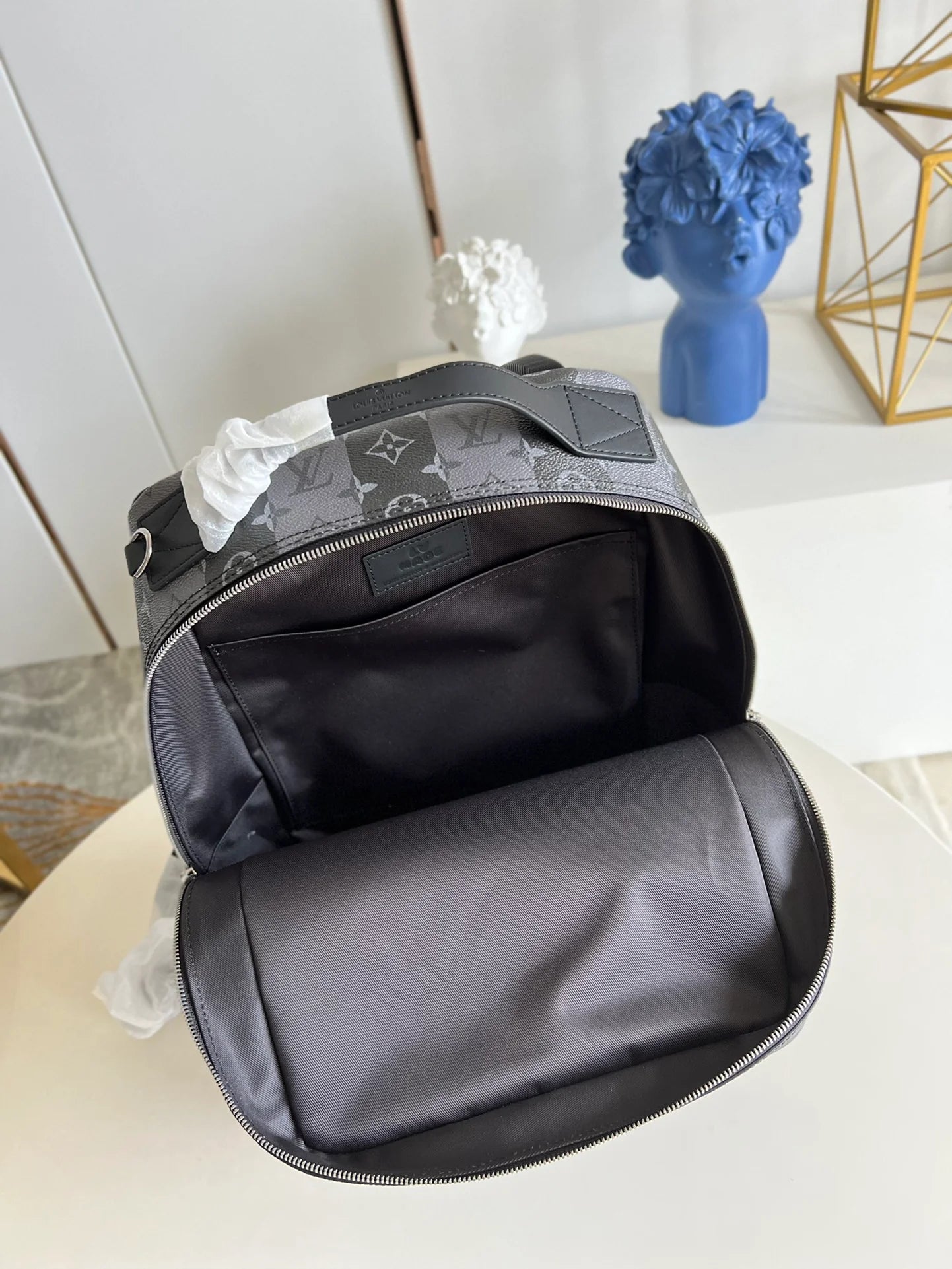 LV BAG M