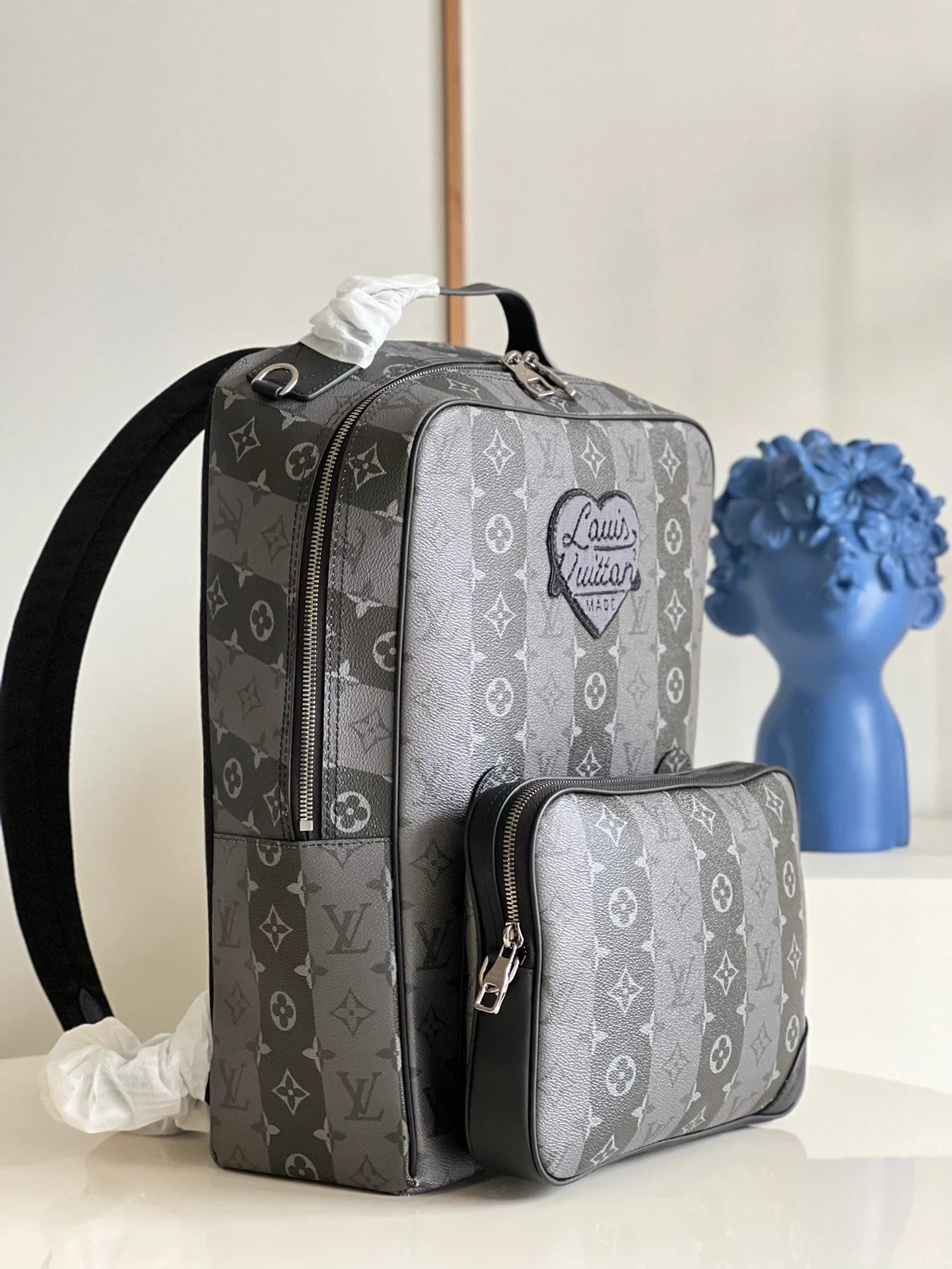 LV BAG M