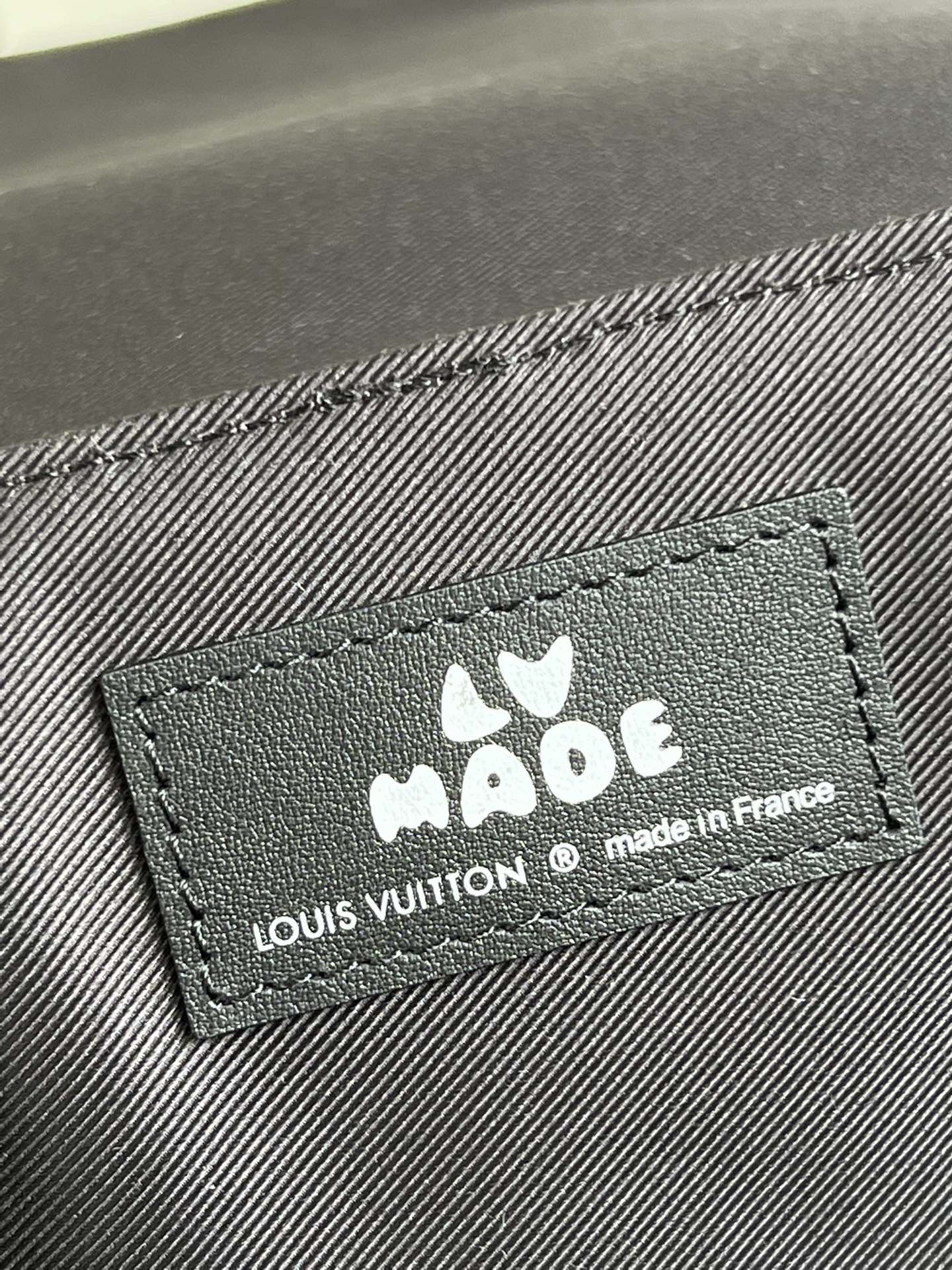 LV BAG M