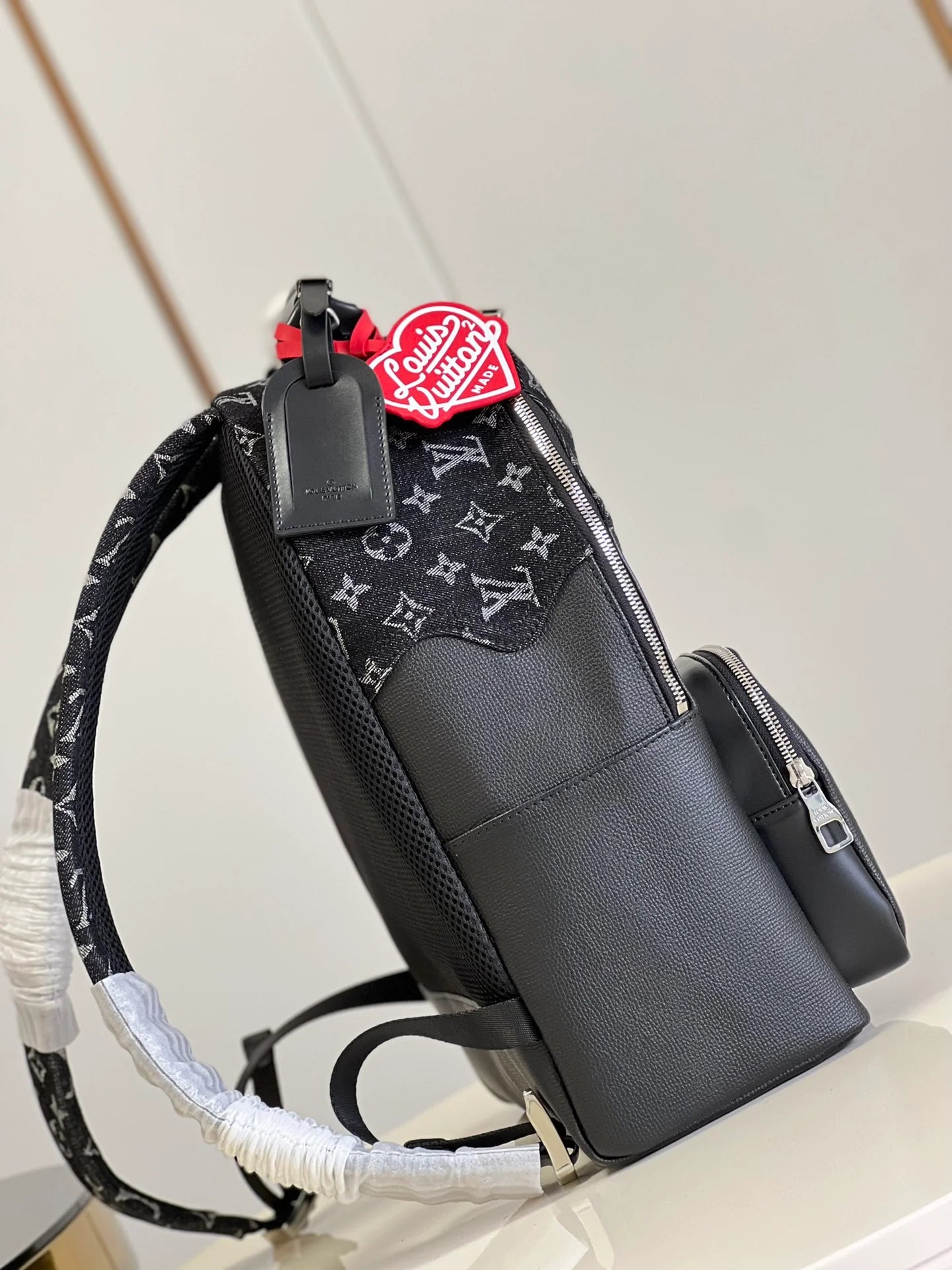 LV BAG M