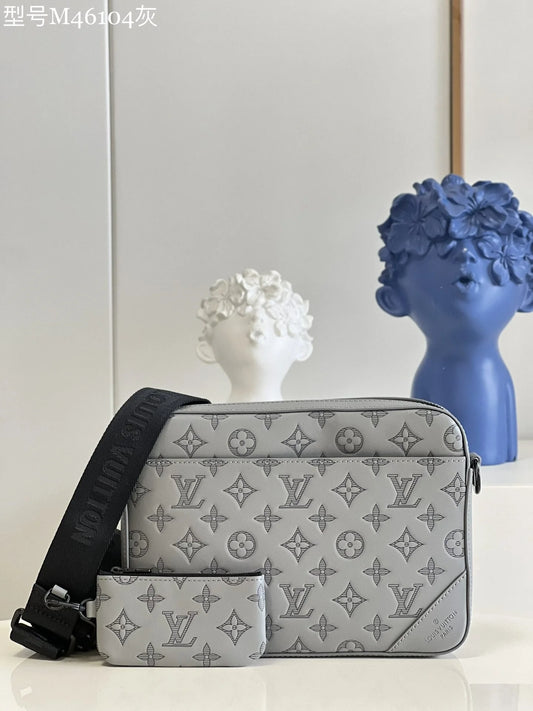 LV BAG M