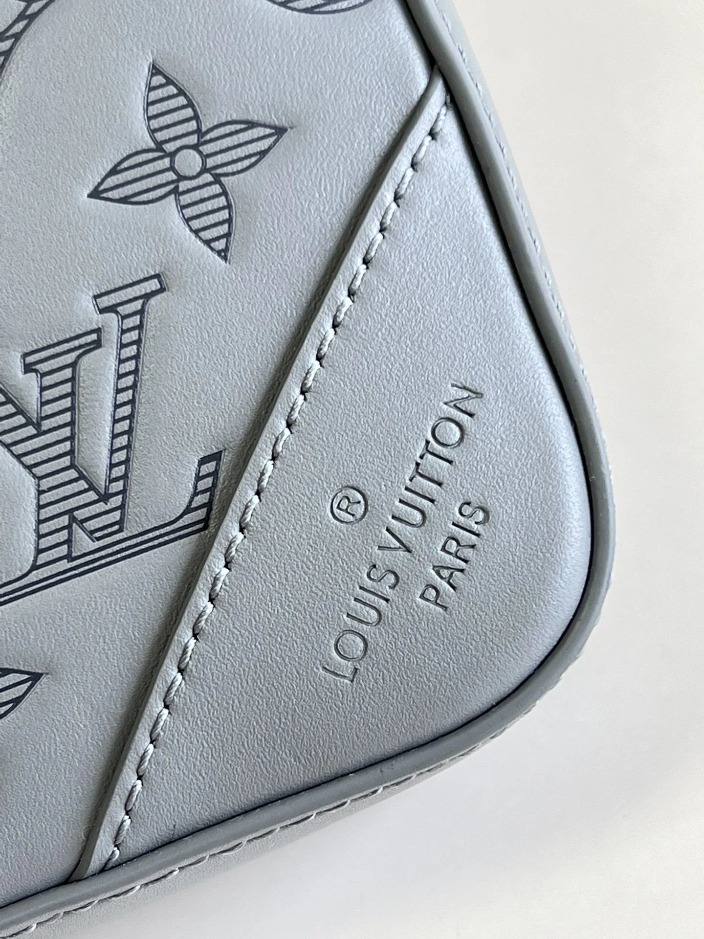 LV BAG M