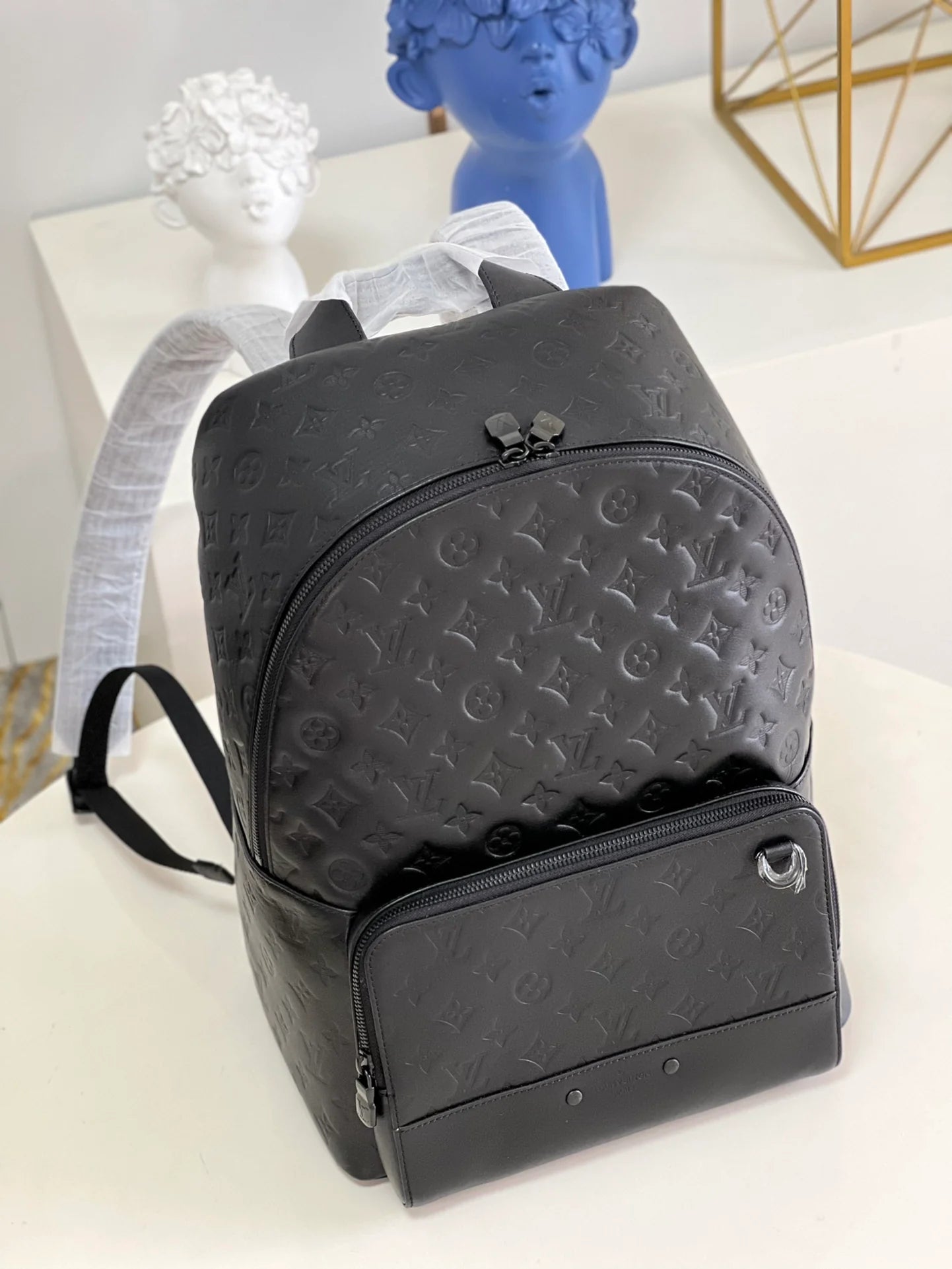 LV BAG M